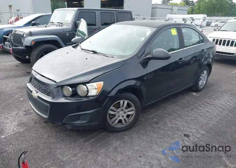 2015 Chevrolet Sonic Lt Auto z USA, uszkodzony, nr VIN 1G1JC5SHXF4131748